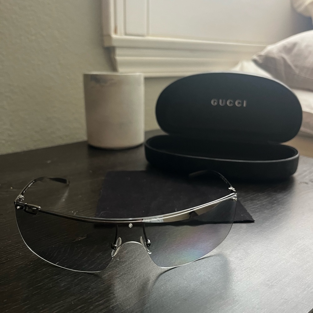 Authentic Vintage Y2K GUCCI sunglasses